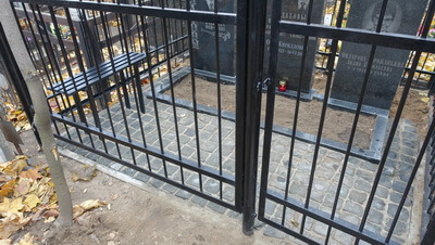 Максимальная натуральность камня раскрывается именно в брусчатке с естественным сколом поверхности